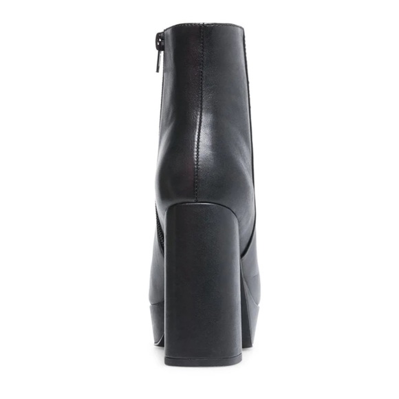 Steve Madden Grate Black Leather Booties - Picture 3 of 6
